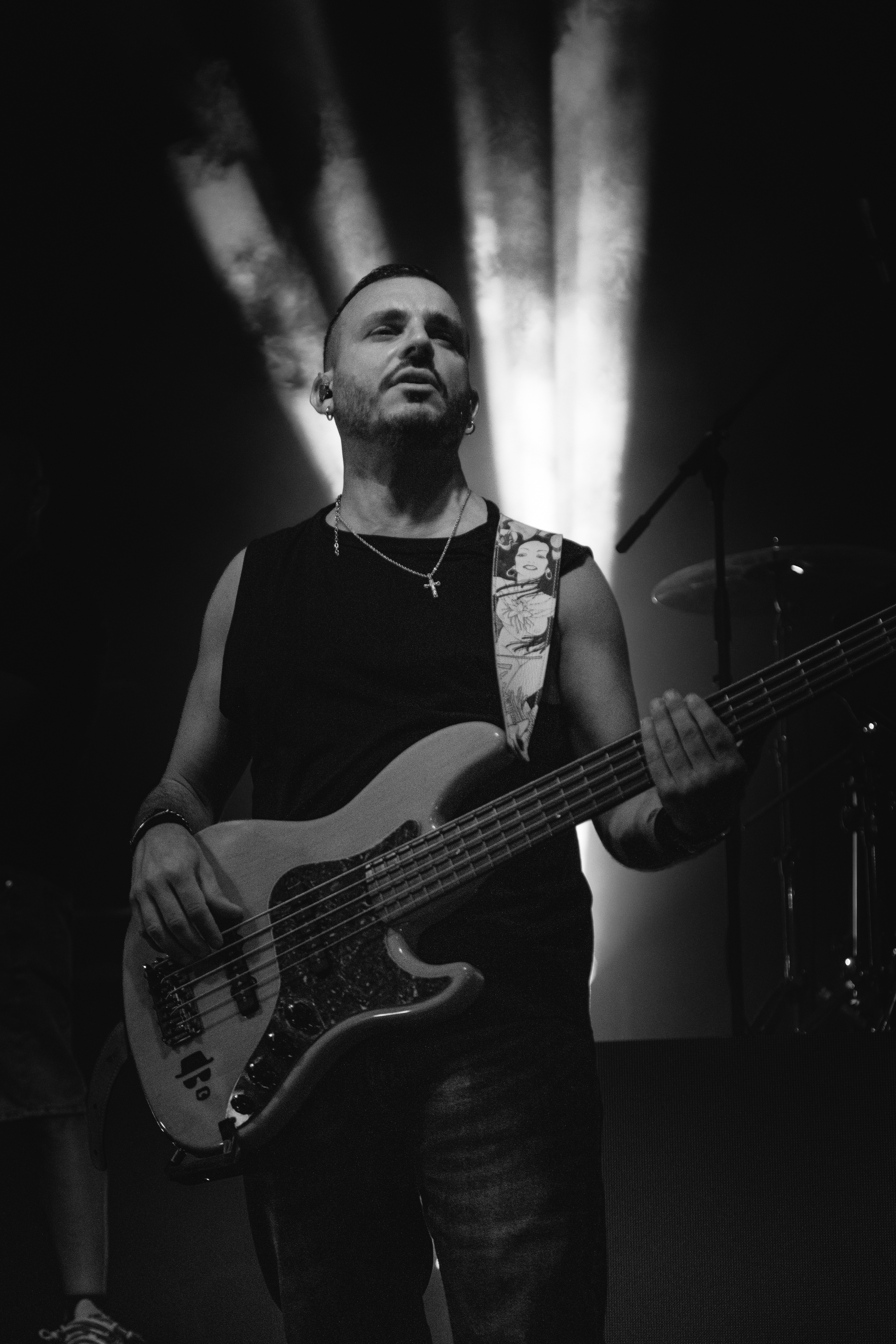 Musicista in bianco e nero